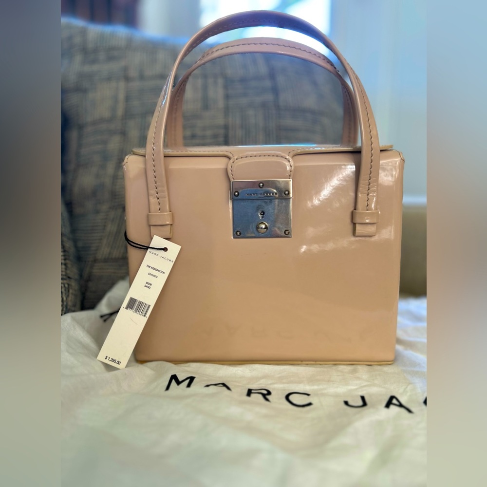 Marc Jacobs bag never used, beautiful patent leather